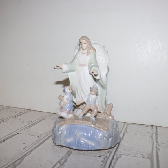 🎶 Sankyo Wind-Up Figurine · “Hark! The Herald Angels Sing” · 7" - Picture 4 of 5